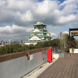 チャペルから大阪城が見える。ズーム機能使わずこの大きさ！