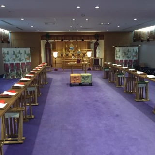 神殿です。
友人も入れるようでした。