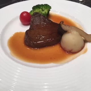 メイン