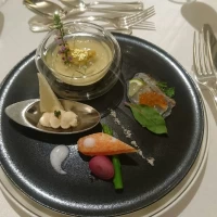 冷前菜です。
色鮮やかで、味も素晴らしかったです。