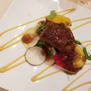 味も抜群！インスタ映えのお肉料理！