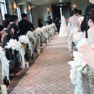 ヴァージンロードが長くて収用人数も多いです。