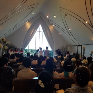 招待客70人だと何人か立ち見の方がいました。