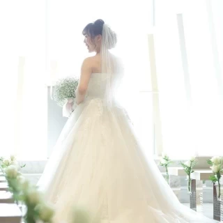 挙式までに少し写真をとっていただき、自然光が綺麗です！