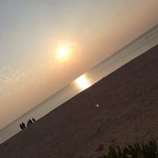 チャペル裏のビーチより。夕日がとても綺麗な時間でした。