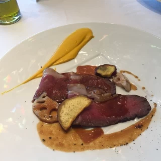 ローストビーフとカボチャのソース