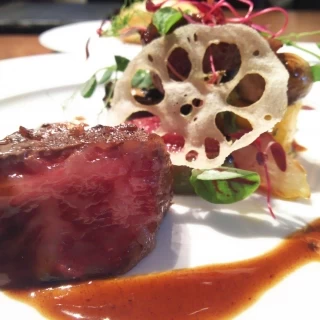 メインの肉料理です