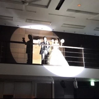 二階からの新郎新婦入場