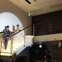 階段を使っての入場シーン