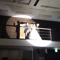 二階からの新郎新婦入場