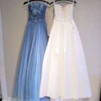 ウエディングドレスとカラードレス