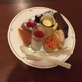 デザートビュッフェ
