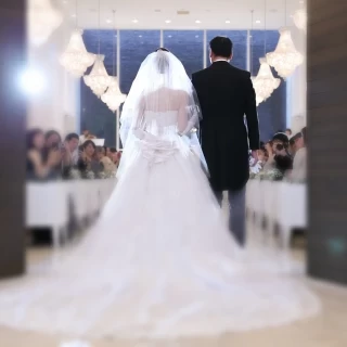 挙式会場に入場