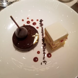 デザート。とても綺麗で味も抜群でした