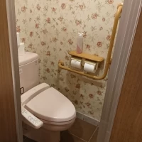 バリアフリー完備のお手洗いです。