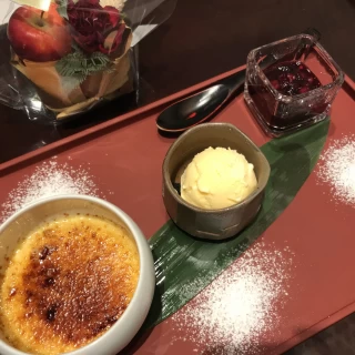 抹茶が苦手だったので苺に変更していただきました。絶品でした！