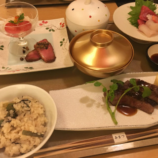 見ても楽しめるお料理の数々でした。