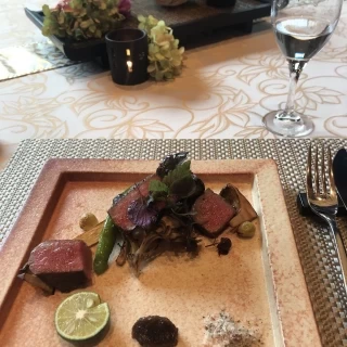 お肉料理。