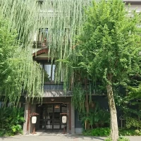 外観は、めずらしい和風な感じです。