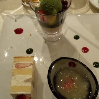 ウェディングケーキがとても美味しかったです。