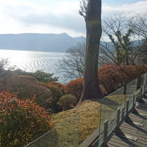 芦ノ湖がすぐ側に見えます|488198さんの小田急山のホテルの写真(573363)