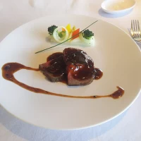 試食会でいただいた肉料理