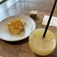 食材の風味を感じるスナックでした