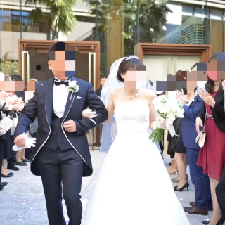 フラワーシャワー。
グリーンが写り込みナチュラルな雰囲気。