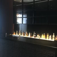 会場前のバーカウンター！
ウェルカムドリンクはここで！