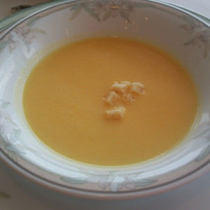 スープ。めちゃくちゃ美味しかった|488736さんの伊丹シティホテル（営業終了）の写真(557227)