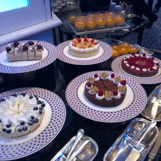 二次会でのスイーツビュッフェ