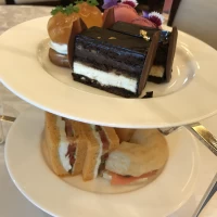 フェアでのアフタヌーンティーセット。