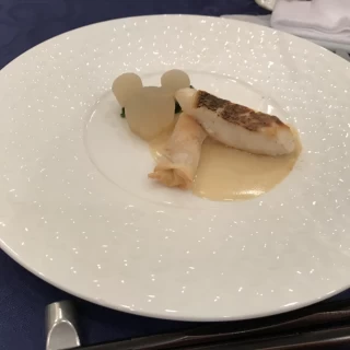 魚料理
所々にミッキーがいます