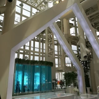 青い所は水が流れて綺麗です。