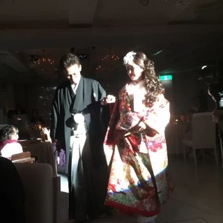 和装での入場。