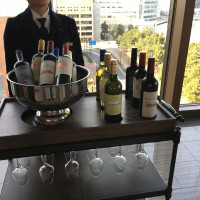 ワインのワゴンもあり、料理に合わせて飲むことが出来ます。