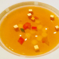 コンソメ味のスープ