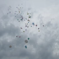 バルーンを飛ばす演出は年配の参列者にも好評でした。