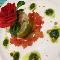 前菜。アレルギー対応にて鶏肉とアボカドにしていただきました