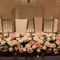 高砂です。装花は最終打ち合わせの日にお花屋さんと決めます。