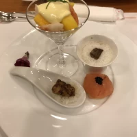 エビとマンゴーが斬新でした