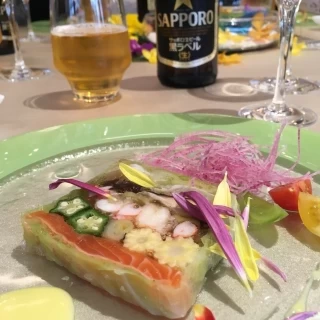 料理はどれも鮮やかで美味しい