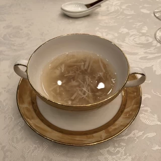 フカヒレとエノキのスープです