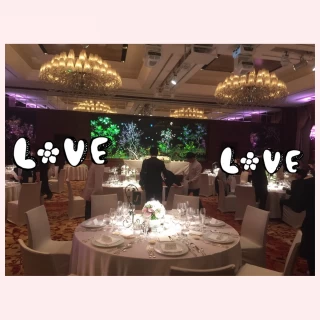 豪華絢爛な披露宴会場