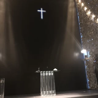 挙式会場 新婦入場前はこんな感じです。