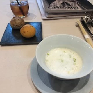 カブのスープとパン