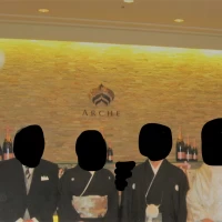 披露宴会場入り口手前のスペース。壁のタイルもかわいらしい