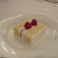 ケーキカットしたデザート
