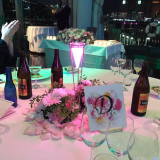 テーブル装花と光の演出です