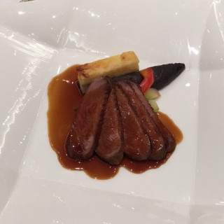お肉料理です。